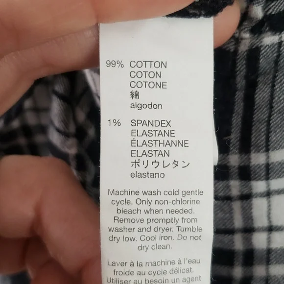 Gap Plaid top in black, gray and white in Medium - Picture 4 of 4